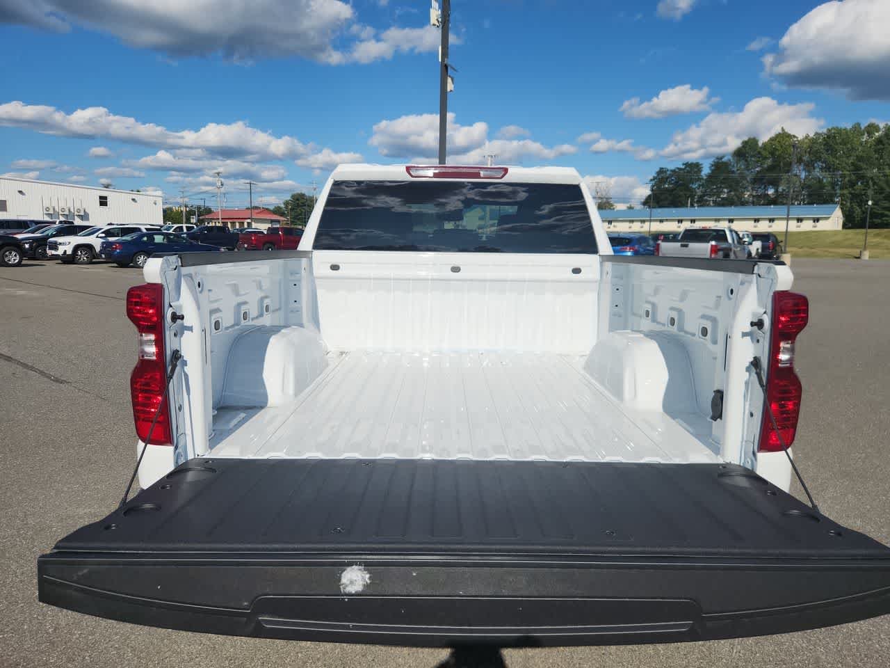 New 2026 Summit White Chevrolet LT (2FL) image 15