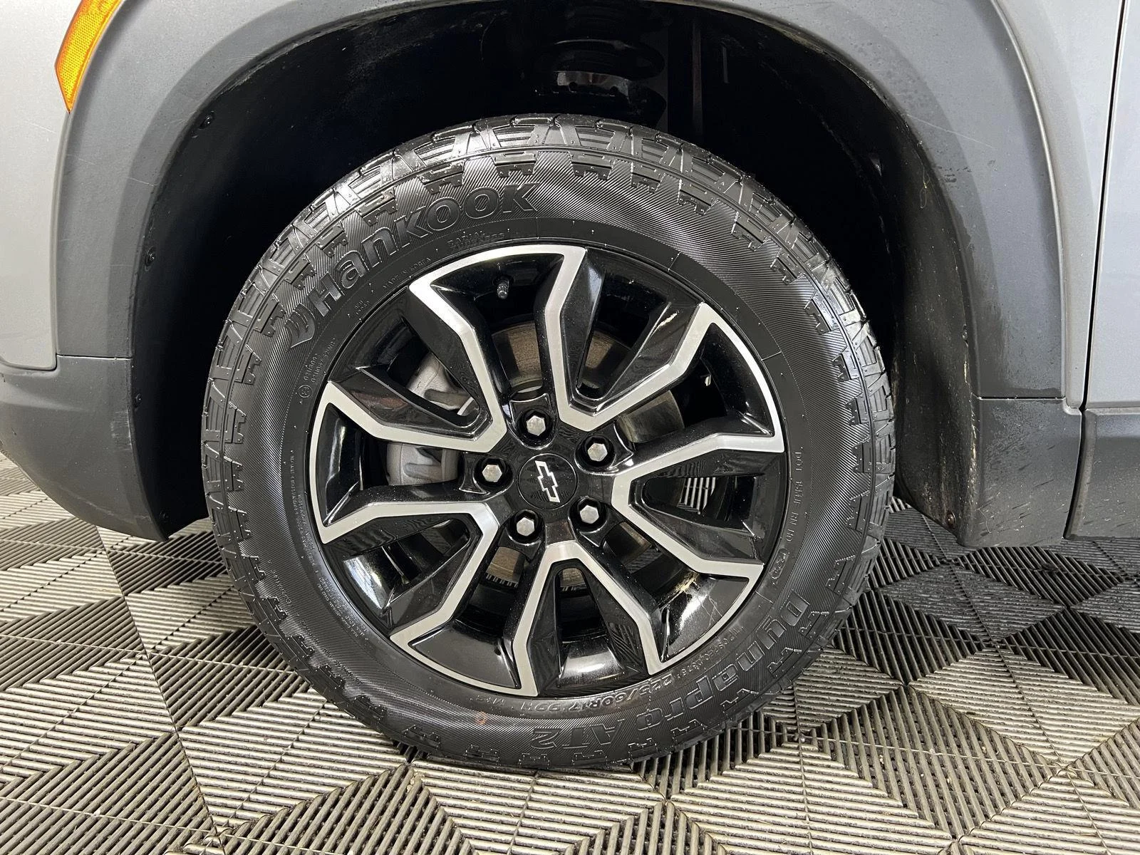 Used 2025 Sterling Gray Metallic Chevrolet ACTIV image 9