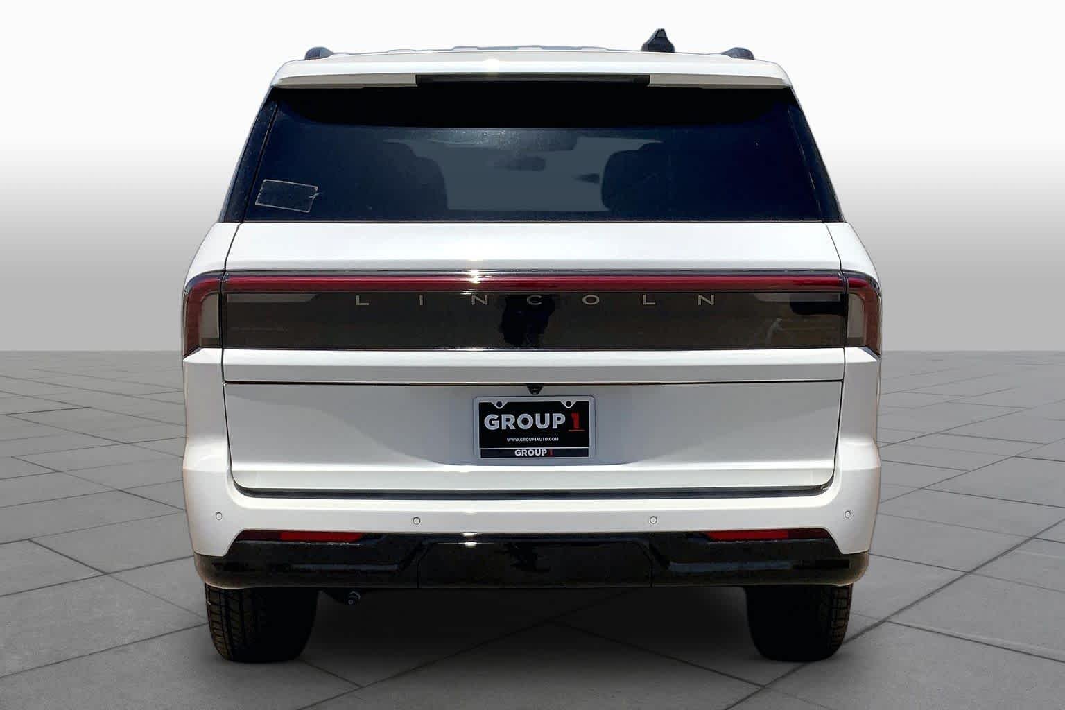 New 2026 Pristine White Metallic Tri-Coat Lincoln Reserve image 4