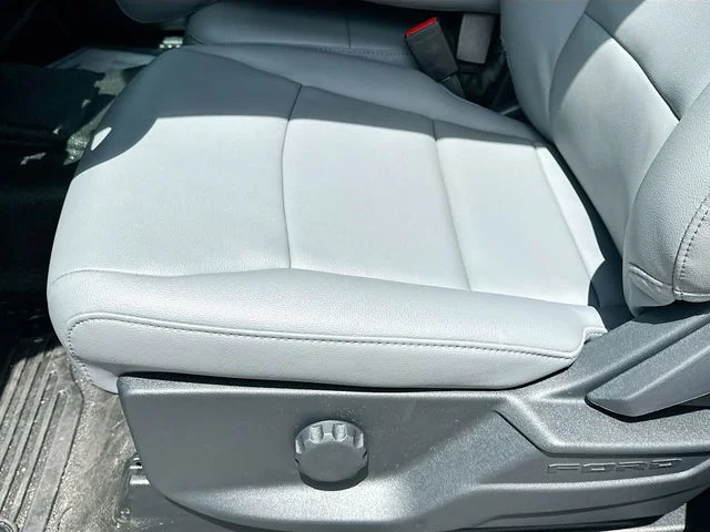 New 2026 Oxford White Ford XL image 12