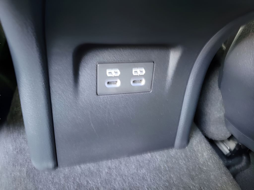 2026 Toyota Prius LE - Photo 11