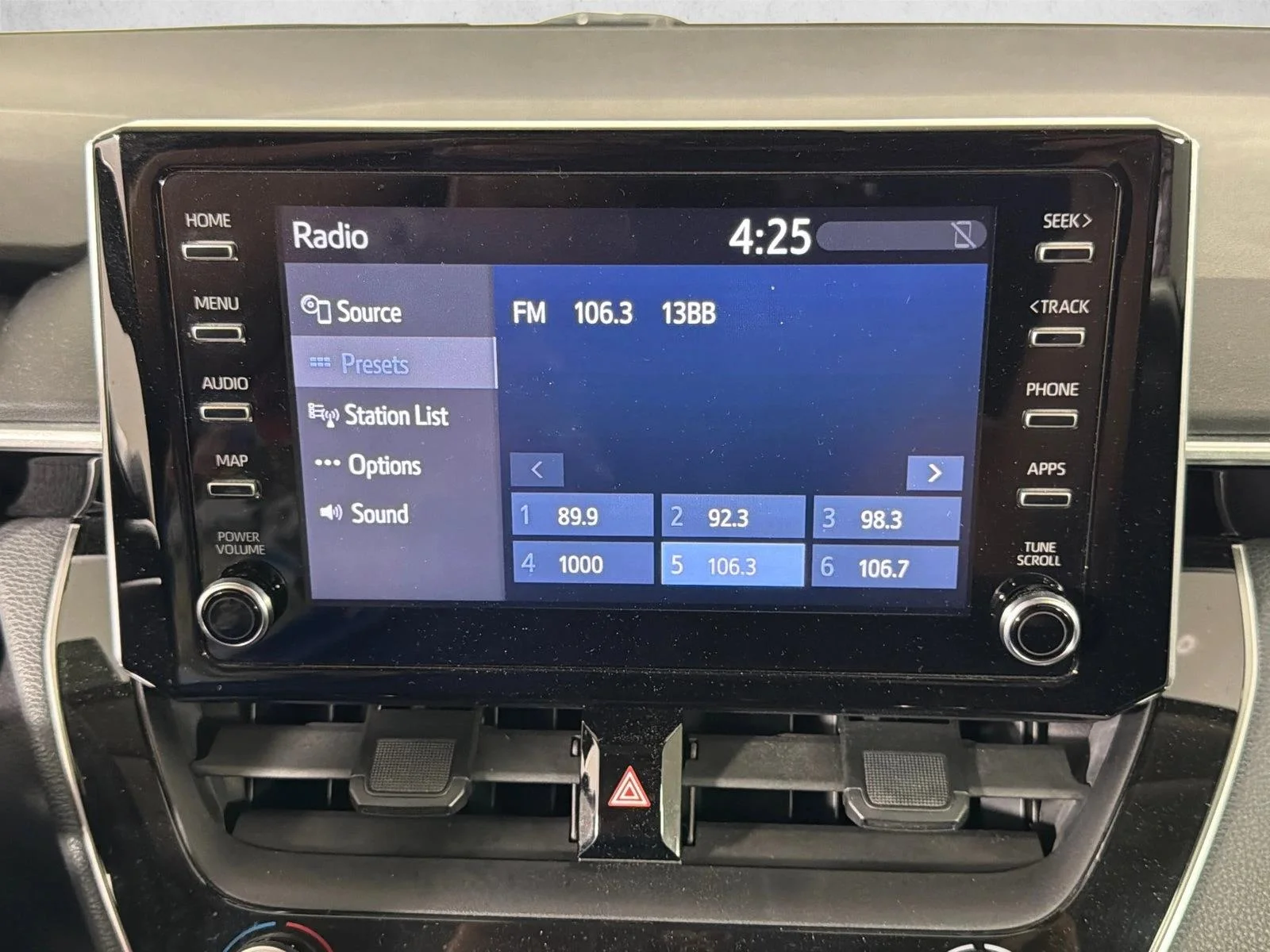 Used 2020 White Toyota LE image 28