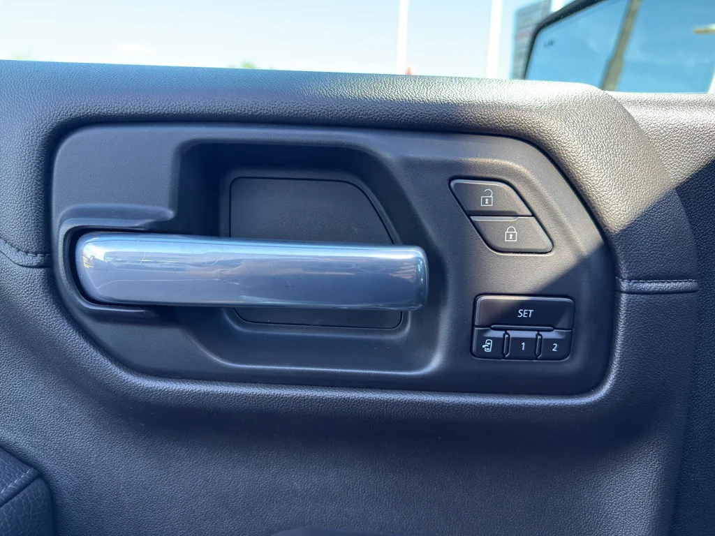 Used 2021 Onyx Black GMC Denali image 18