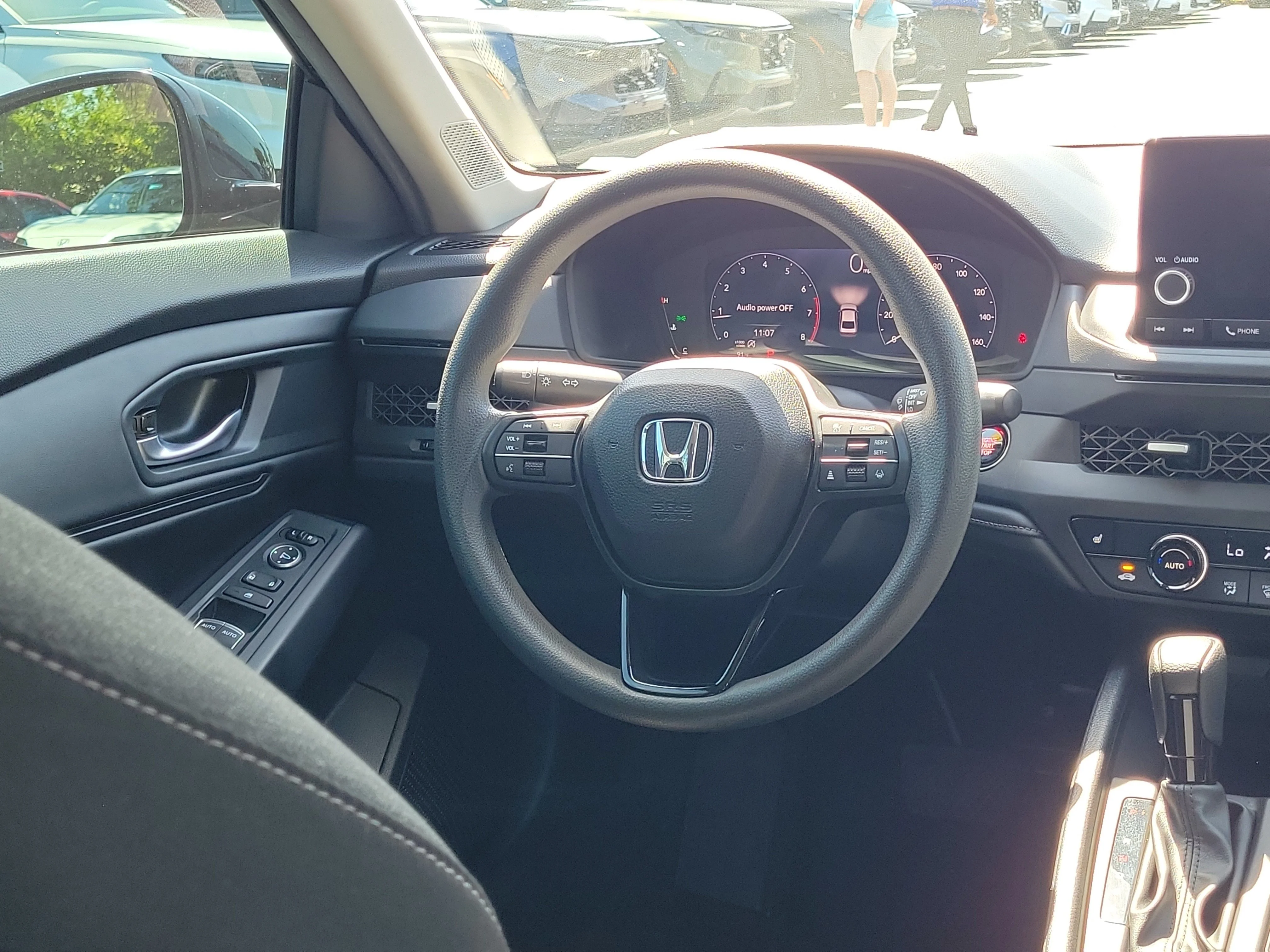 Used 2025 Black Honda SE image 3