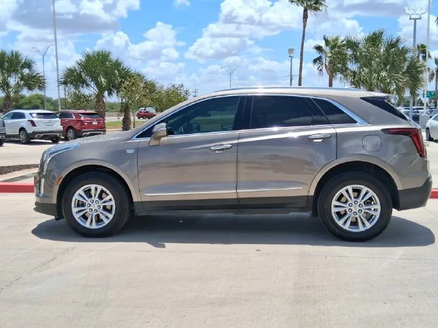 Used 2023  Cadillac Luxury image 3