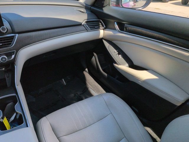 Used 2018  Honda EX-L image 16