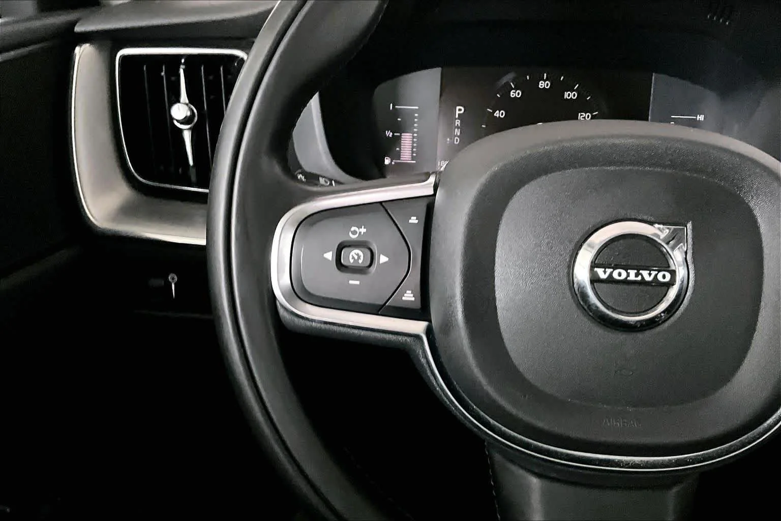 Certified Used 2019 Onyx Black Metallic Volvo Momentum image 24