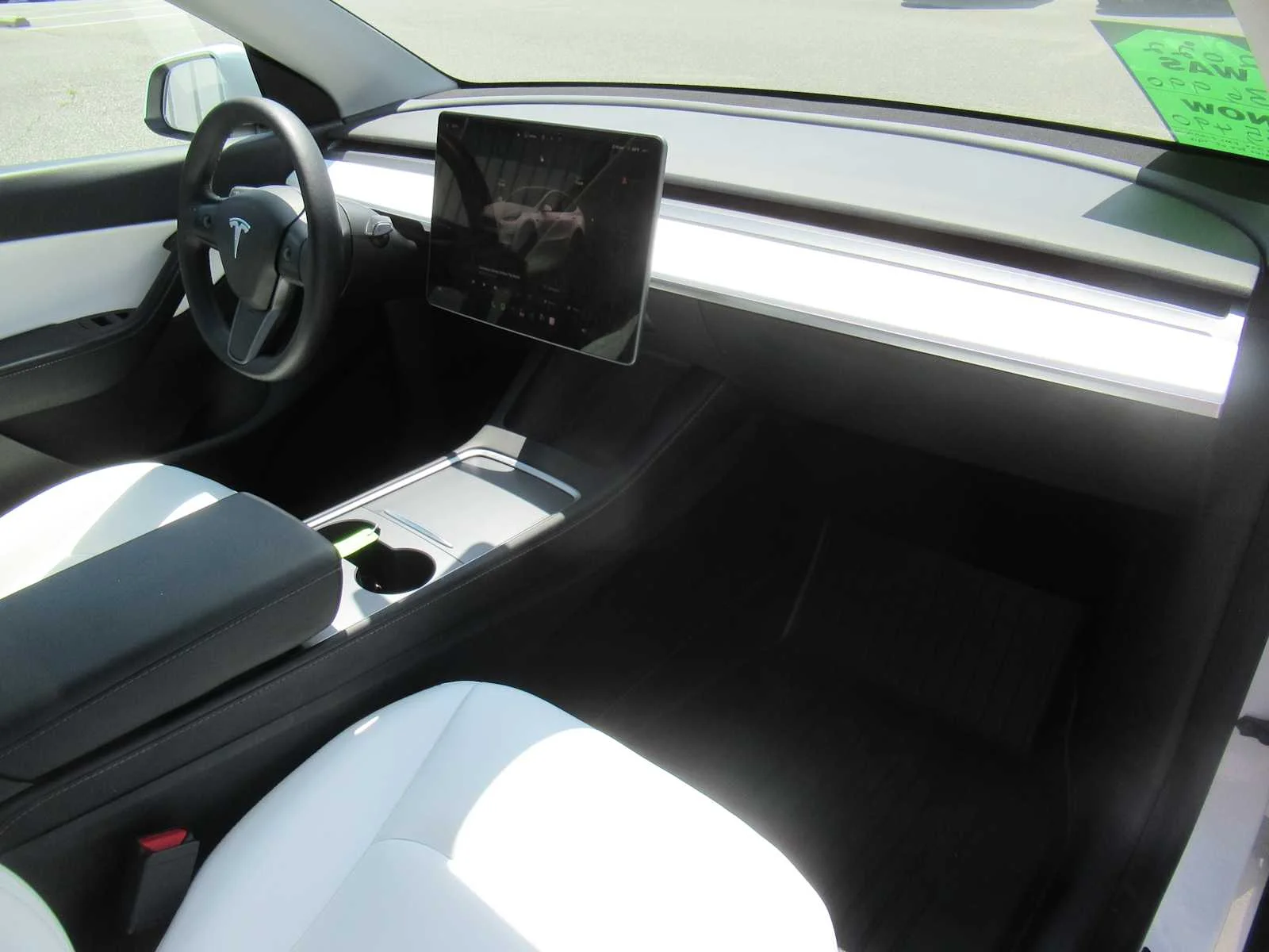 Used 2022 Pearl White Multi-Coat Tesla Performance image 27