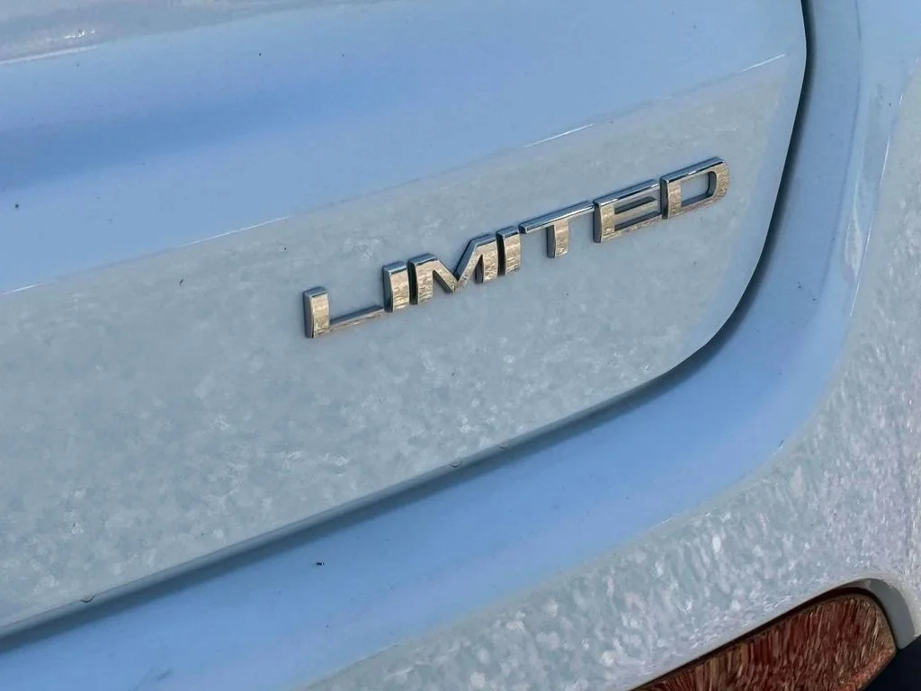Used 2023 White Jeep Limited image 10
