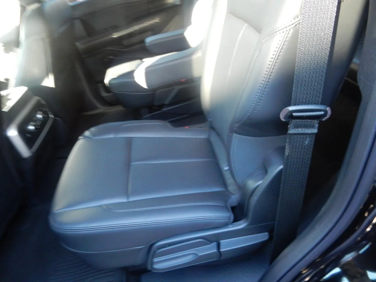 New 2022 Black Ford XLT 4X2 image 26