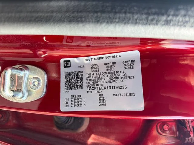 Used 2024 Radiant Red Tintcoat Chevrolet Trail Boss image 16