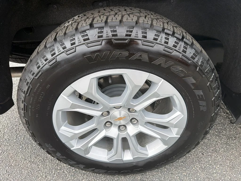 Used 2025 Gray Chevrolet LTZ image 17