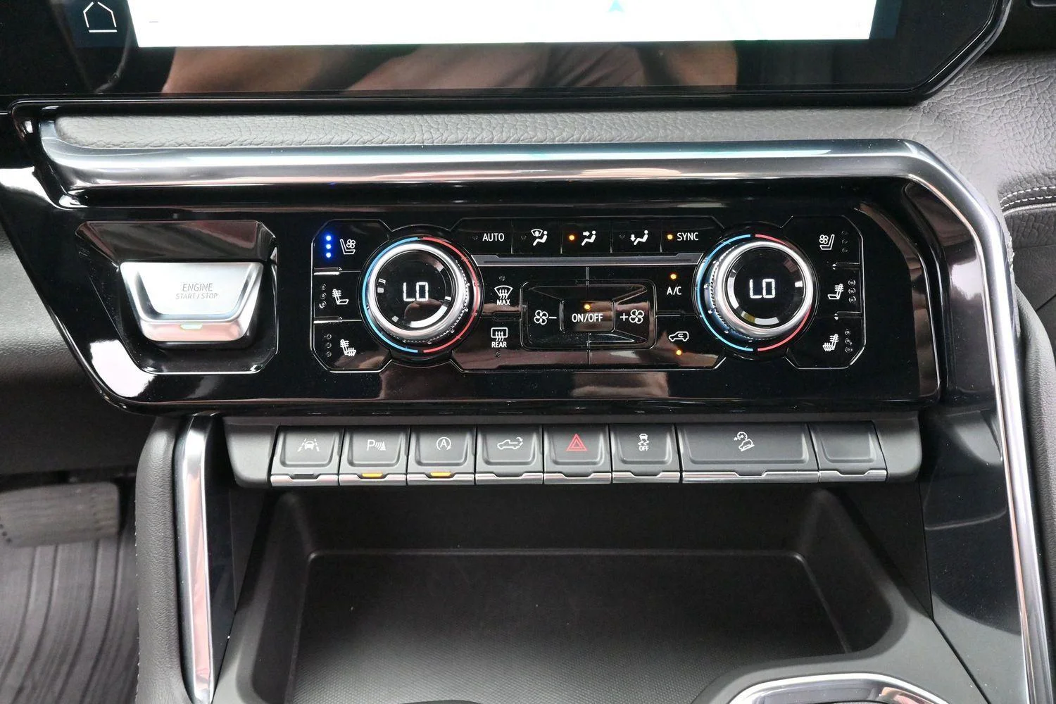 Used 2025 Onyx Black GMC Denali image 25