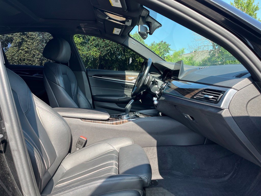 Used 2018 Black BMW 540i xDrive image 31
