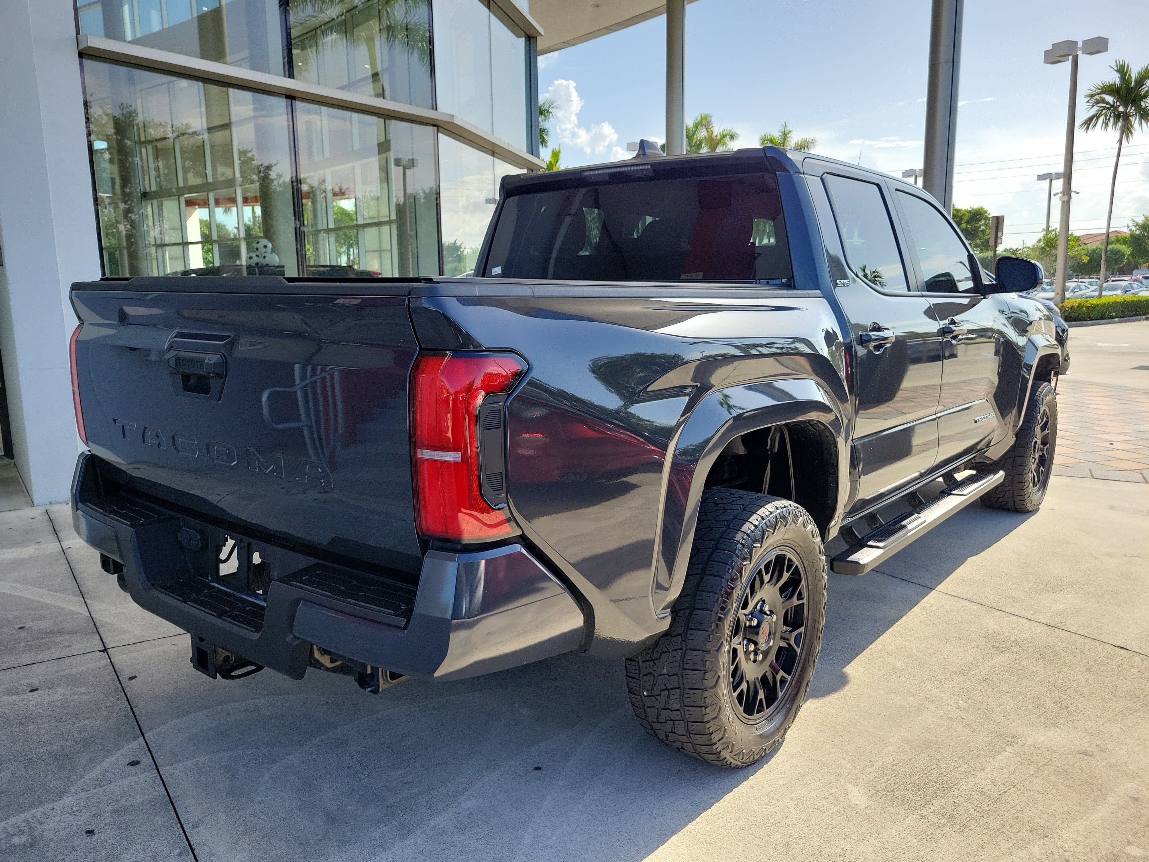 Used 2025 Underground Toyota SR5 image 7