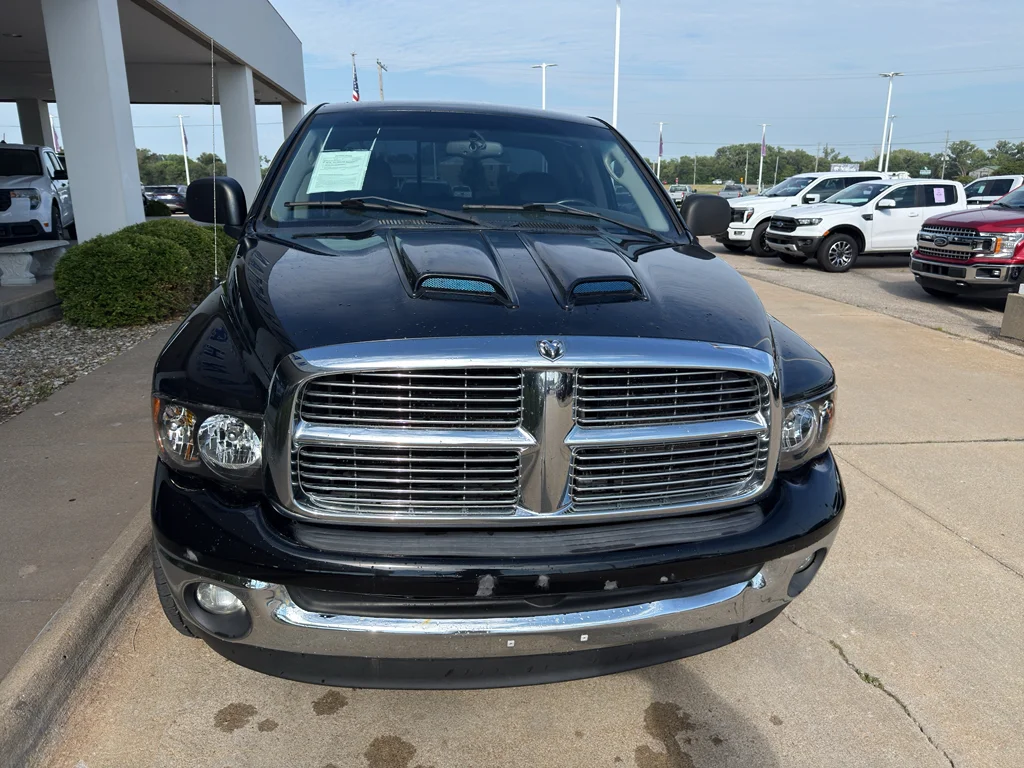 Used 2004 Black Clearcoat Dodge SLT image 8