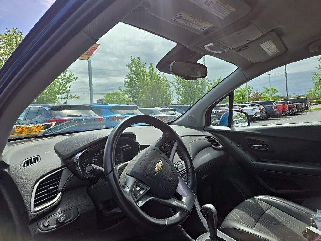 Used 2019 Pacific Blue Metallic Chevrolet LT image 5