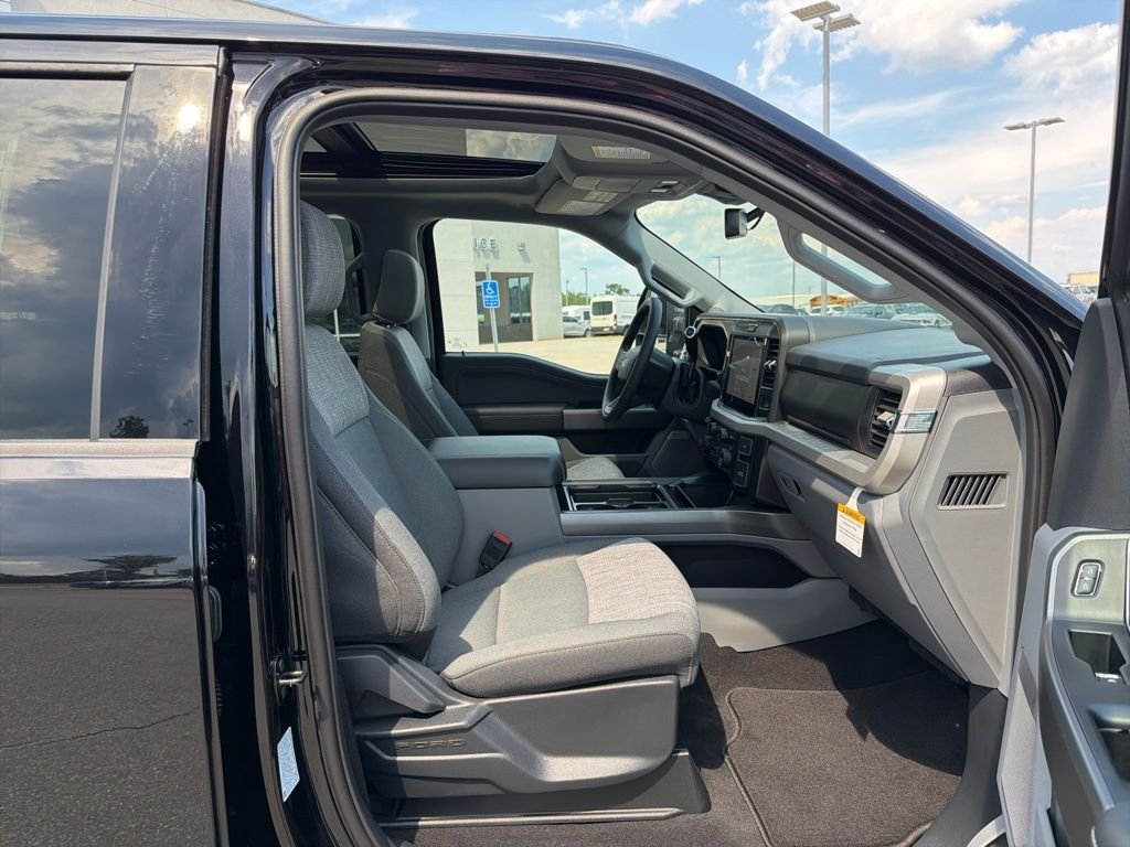 New 2026 Agate Black Metallic Ford F-250® XLT image 21