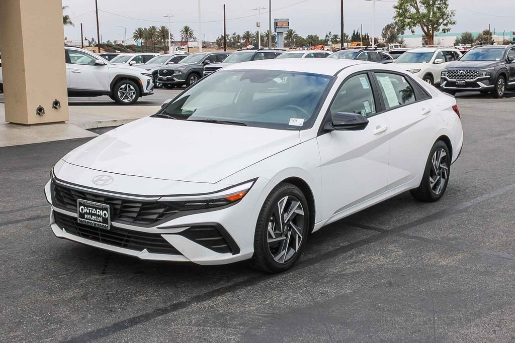 Certified Used 2025 White Hyundai SEL Sport image 6