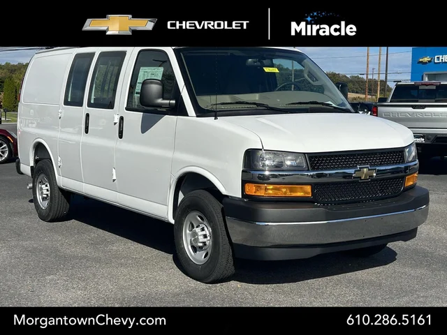 2025 Chevrolet Express Cargo WT
