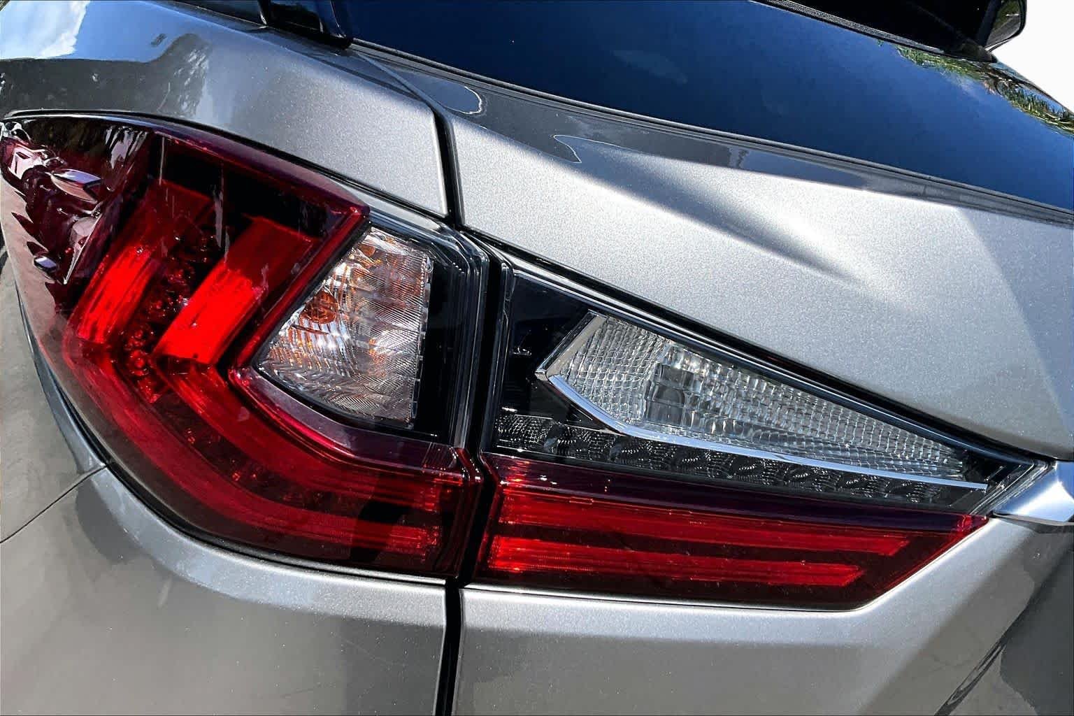 Used 2020 Atomic Silver Lexus  image 29