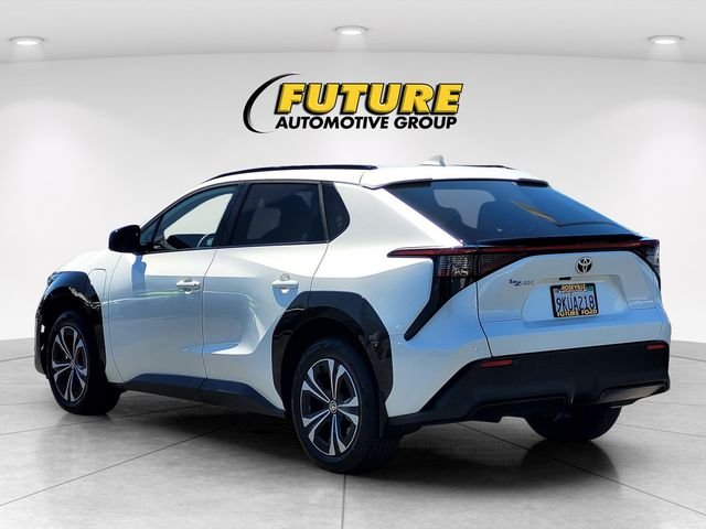 Used 2023 Beige Toyota XLE image 6