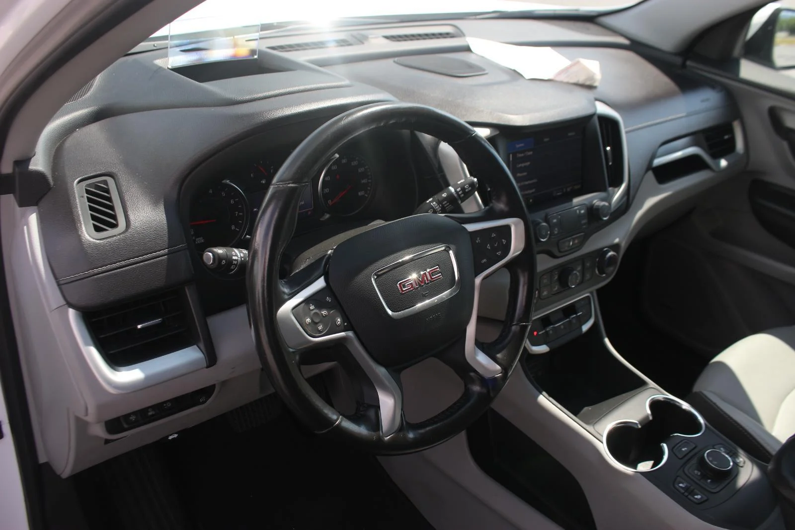 Used 2022 White Frost Tricoat GMC SLT image 18