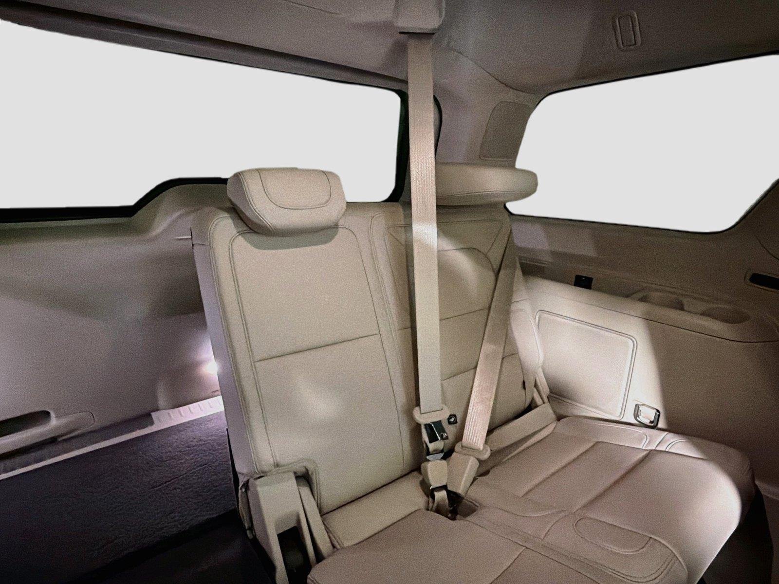 Used 2020 Pristine White Lincoln Reserve image 29