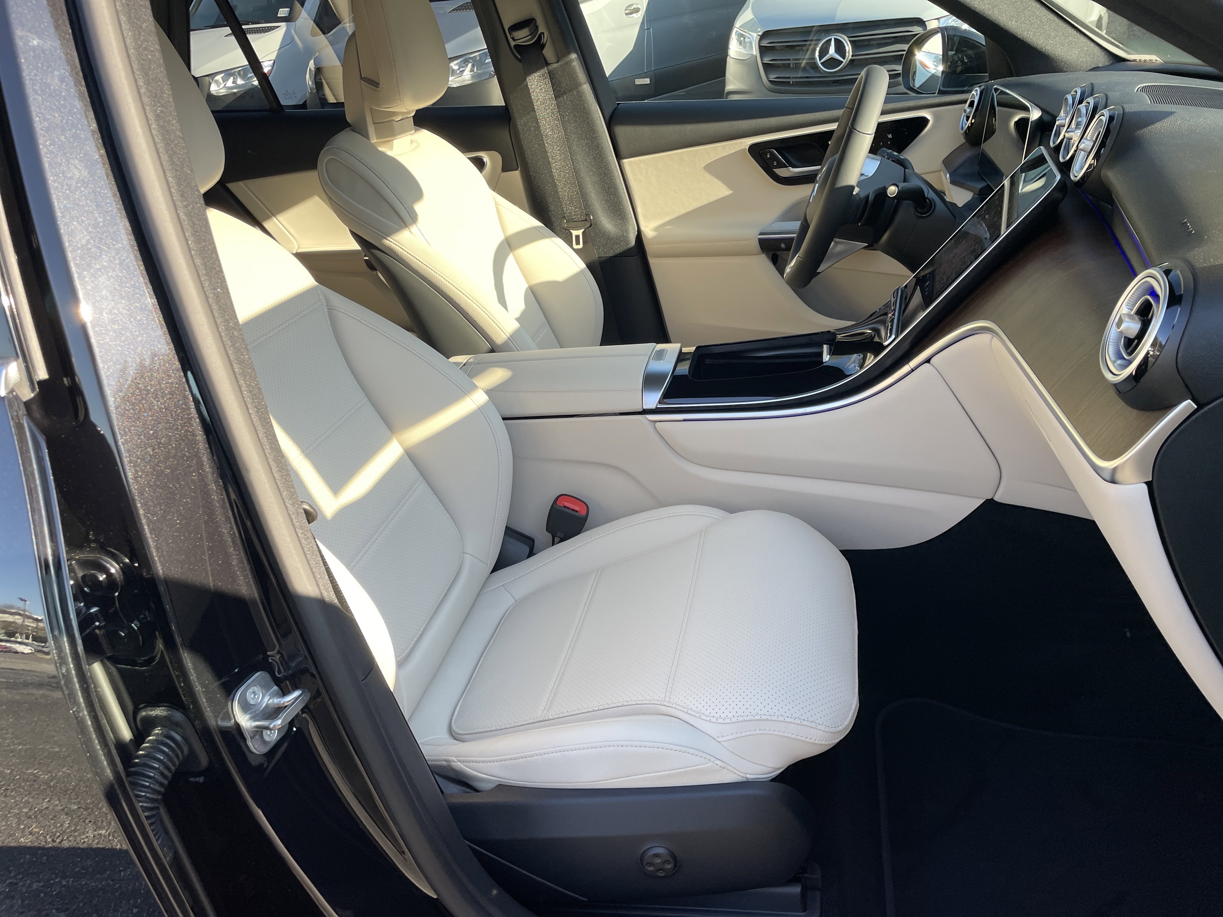 New 2026 Obsidian Black Metallic Mercedes-Benz GLC 300 4MATIC® SUV image 44