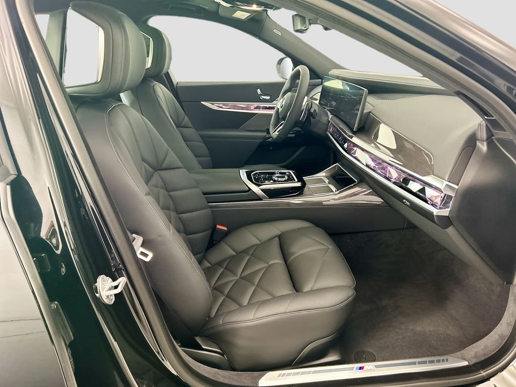 New 2026 Black Sapphire Metallic BMW 740i image 19