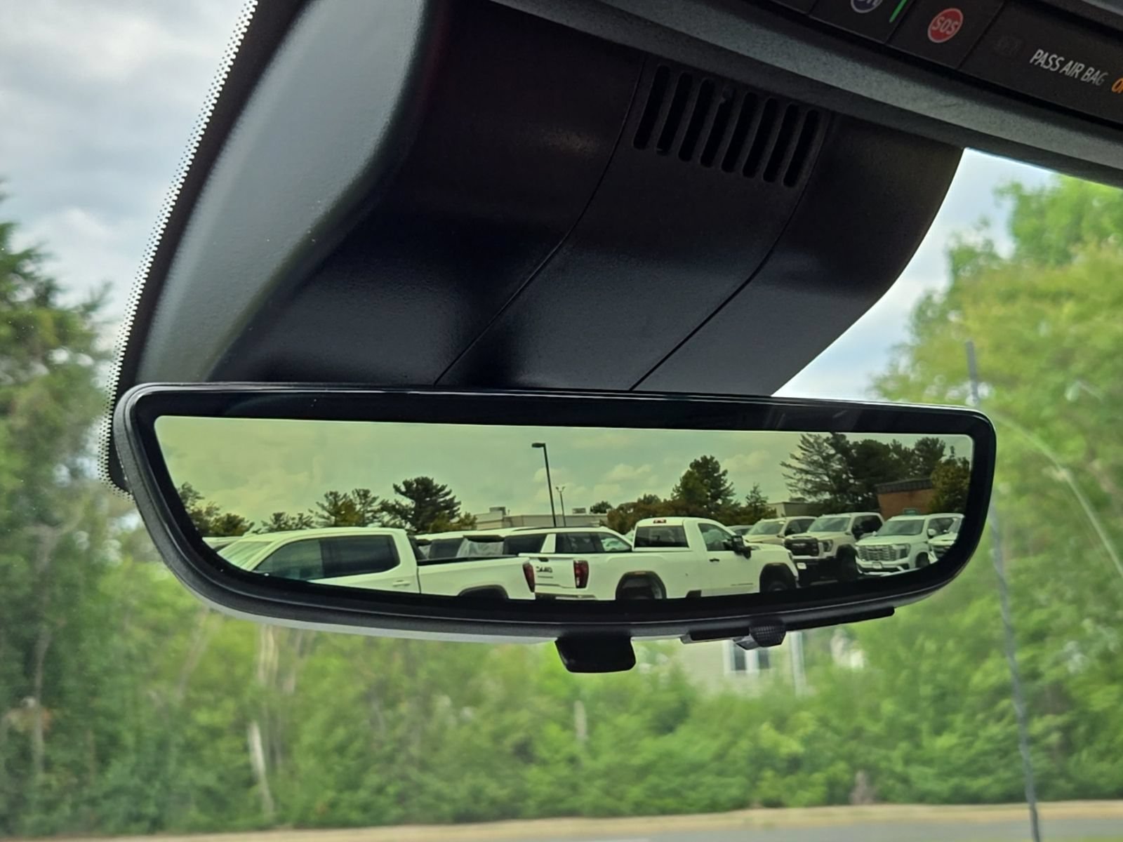 New 2026 Glacier White Tricoat GMC Denali Ultimate image 45