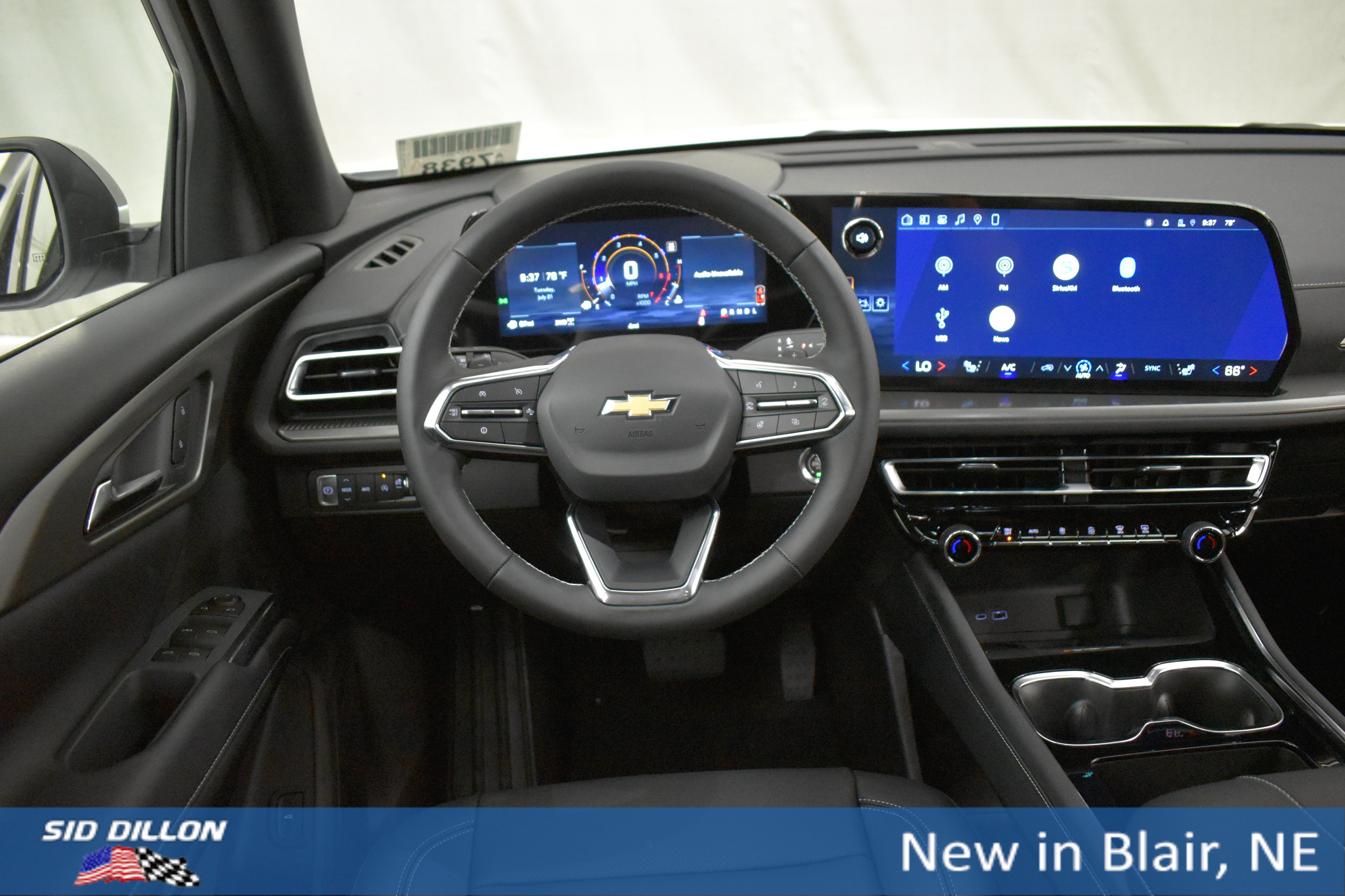 New 2026 Polar White Tricoat Chevrolet LT image 5