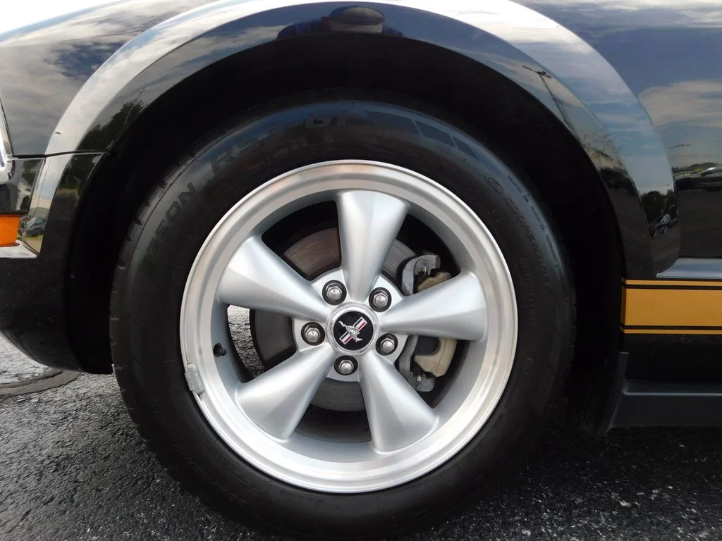 Used 2008 Black Ford V6 Premium image 10
