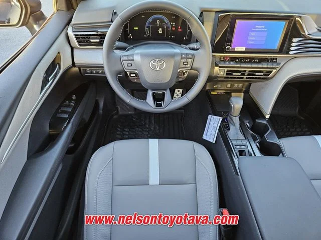 2026 Toyota Camry SE - Photo 8