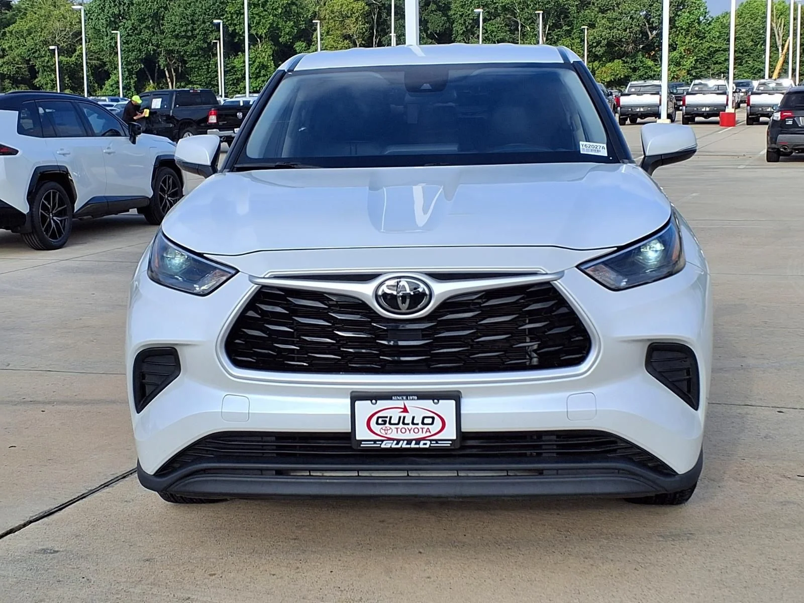 Used 2022 Beige Toyota L image 4