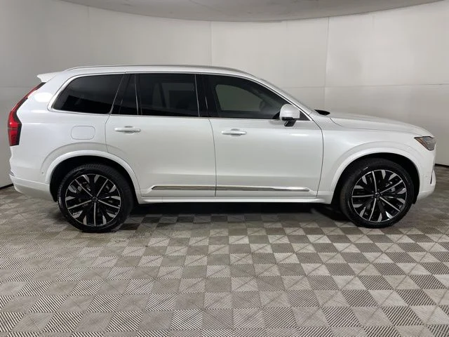 2025 Volvo XC90 Plus - Photo 9