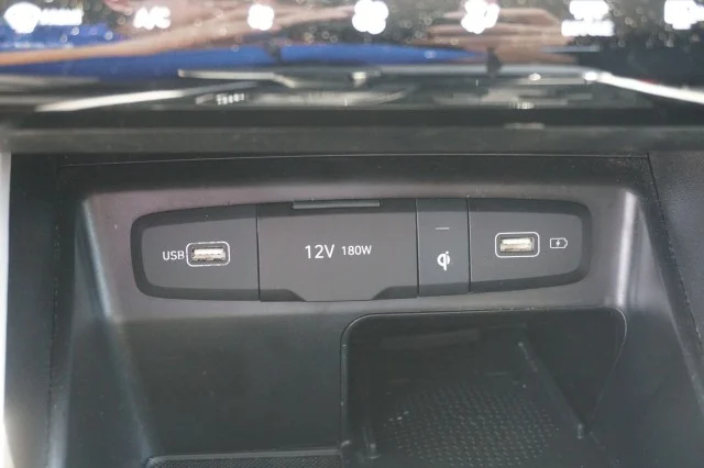 Used 2024 White Pearl Hyundai SEL image 25