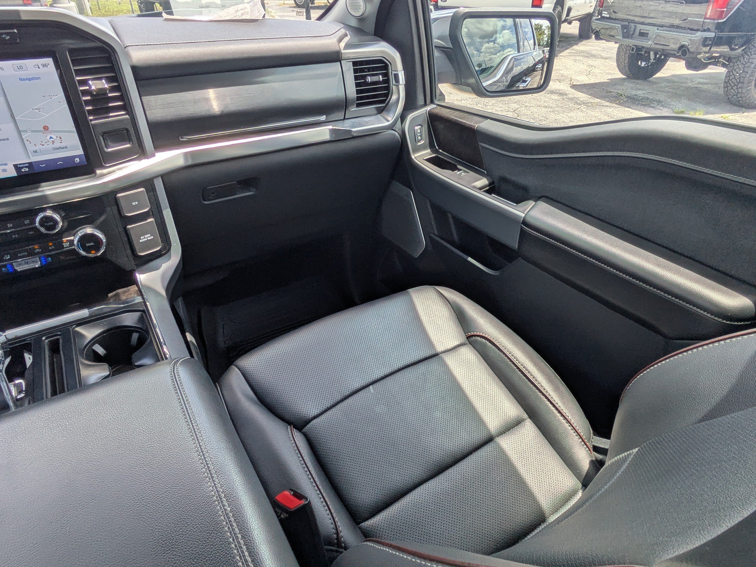 Used 2023 Agate Black Metallic Ford XL image 17