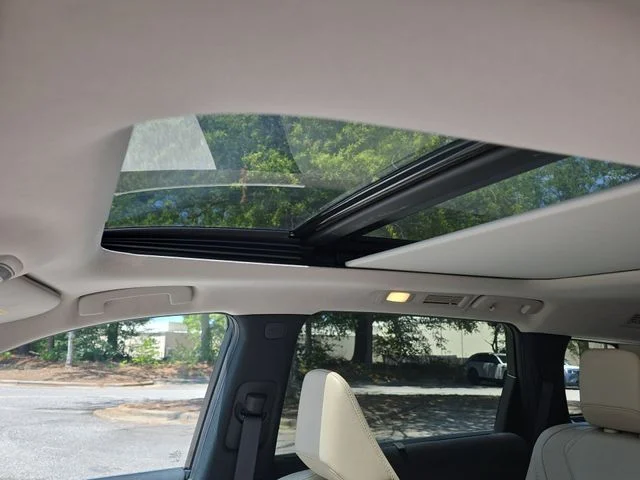 Used 2022 Black INFINITI LUXE image 22