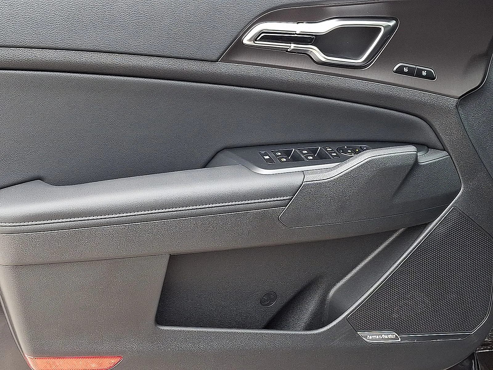 New 2027 Gray Kia SX-Prestige image 10