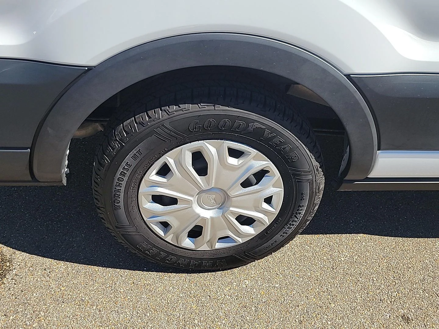 Used 2024 Oxford White Ford 350 XLT image 25