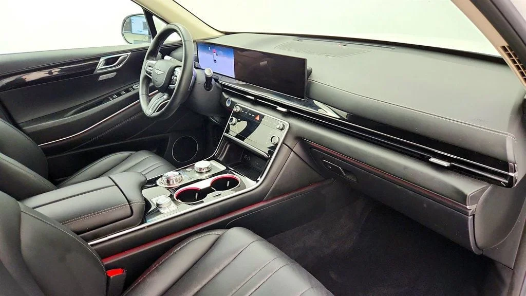 Used 2025 Uyuni White Genesis 2.5T AWD image 24