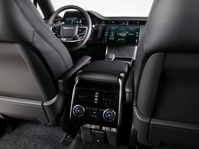 New 2026 Santorini Black Land Rover P530 SE 7 SEAT image 21