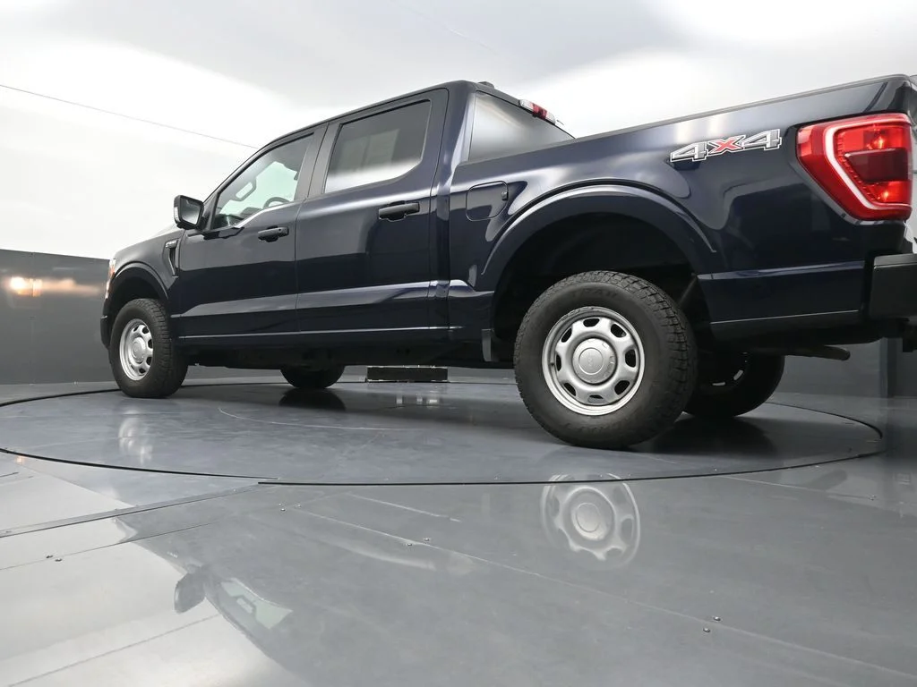 Used 2021 Blue Ford XL image 25