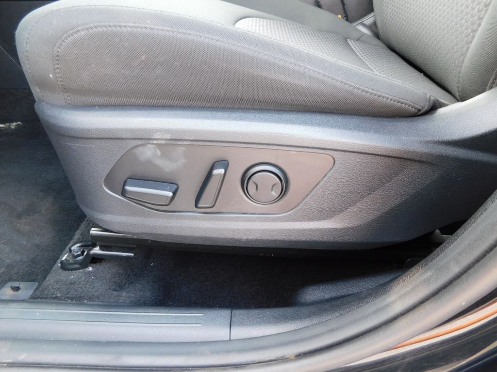 Used 2026 Ebony Black Kia LX image 13