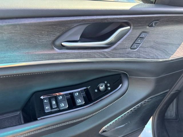 Used 2021 Silver JEEP Overland image 16