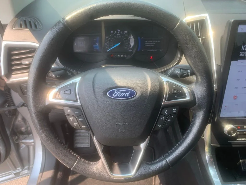 Used 2022 Silver Metallic Ford Titanium image 11