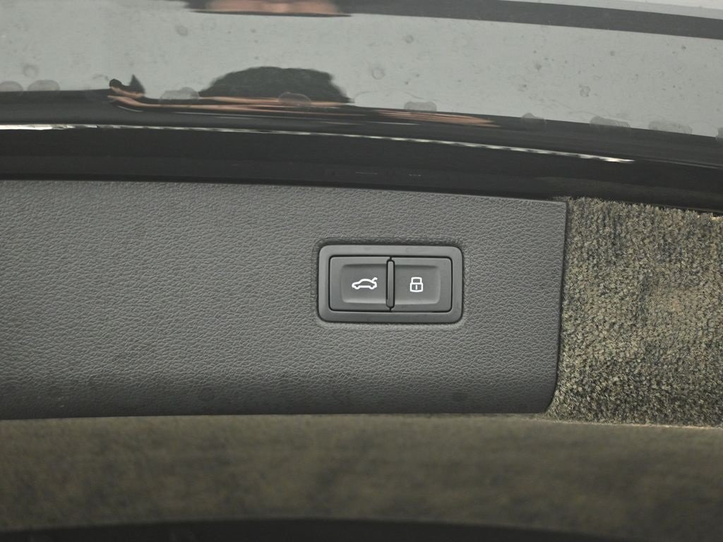 2021 BENTLEY BENTAYGA - Image 26