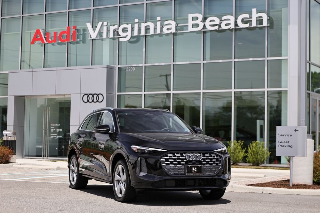 Used 2025 Mythos Black Metallic Audi 2.0T Premium Plus image 1