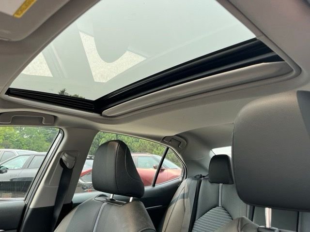 Used 2018 Gray Toyota SE image 11